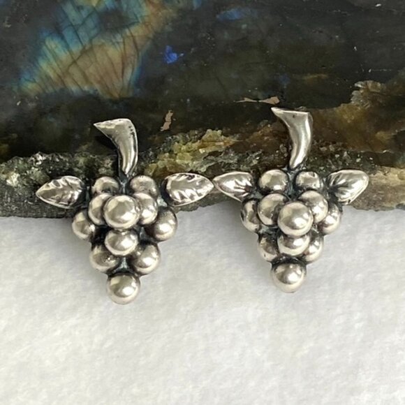 VTG Sterling Silver 925 Mexico Grapes Bunch Fruit Figural Screw Back Earrings - Picture 1 of 15